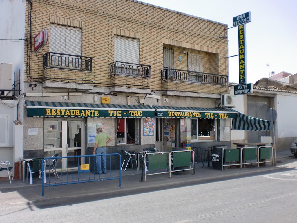 Hostal Las Tres Jotas Alcaracejos Exterior photo